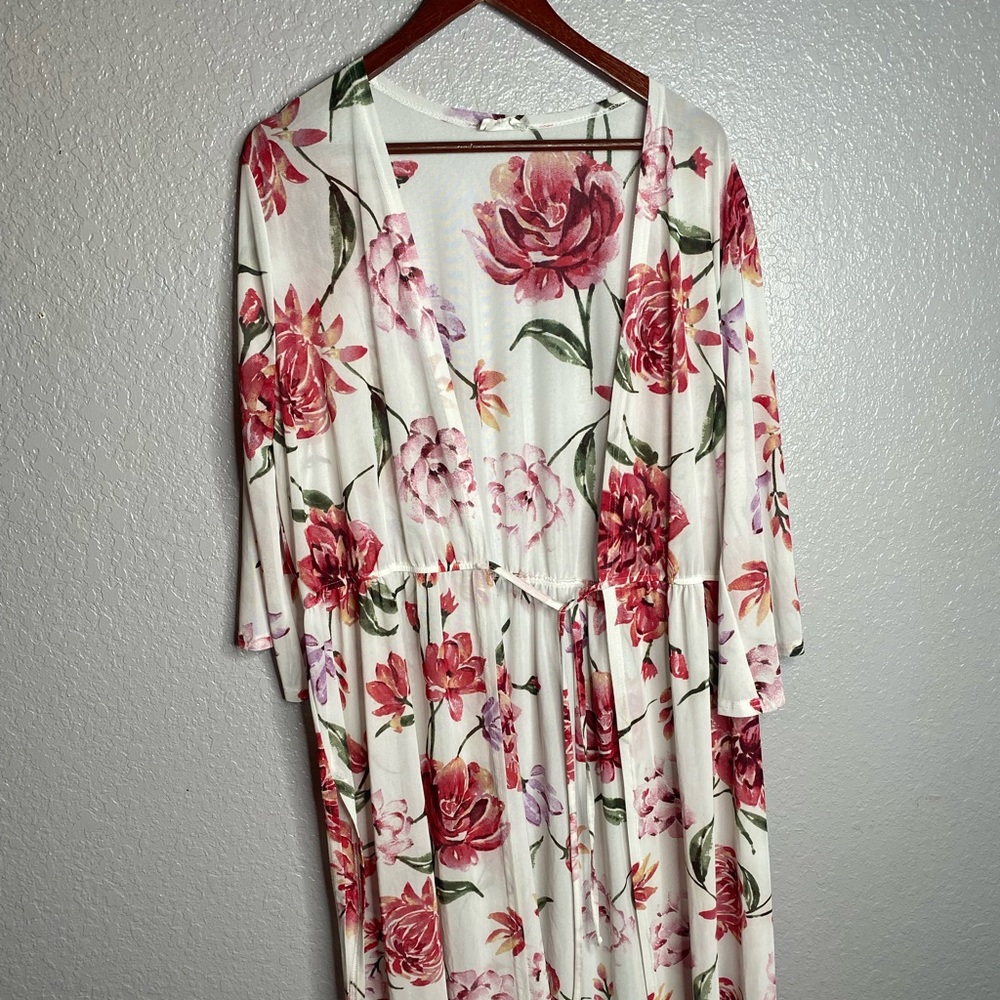 White and rose kimono with waist tie